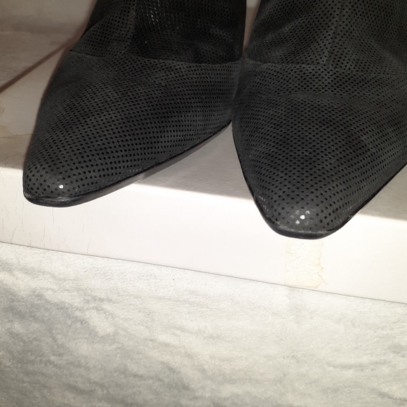 Calvin Klein booties. Size 7.5 - Picture 9 of 10
